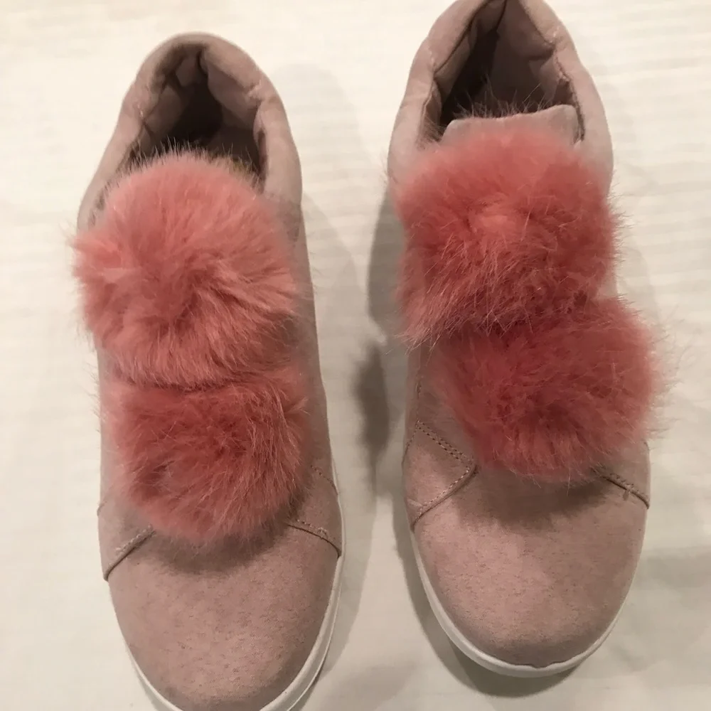 Sam Edelman Girls Pink Suede Pom Pom Sneakers
